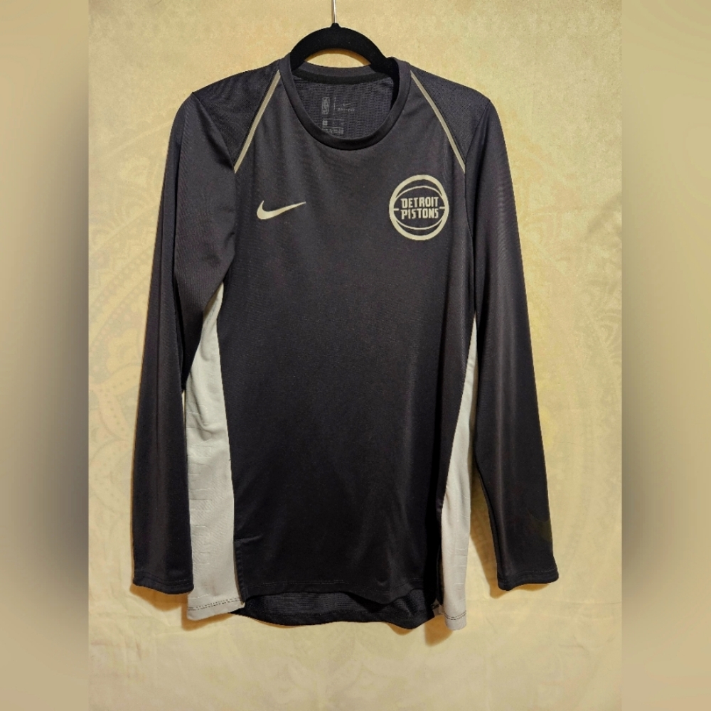 Nike NBA Detroit Pistons Long Sleeve Dryfit, Small